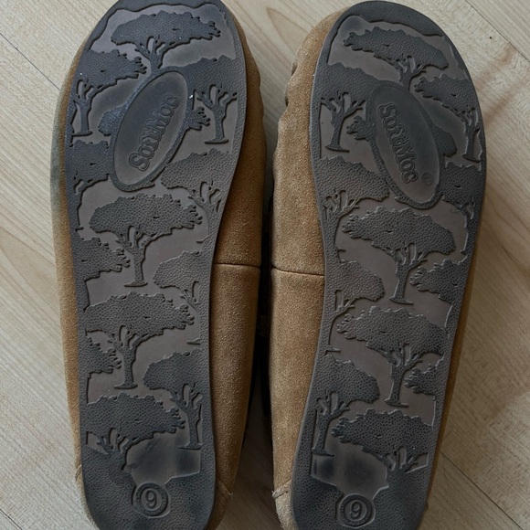 SooMoc Women's Tan Loafers - Picture 3 of 3